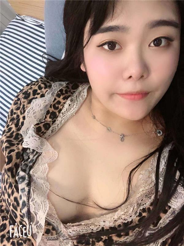 开发区金马路巨乳妹子