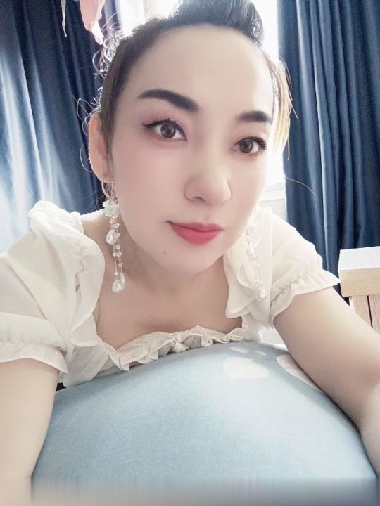 身材不错的小少妇